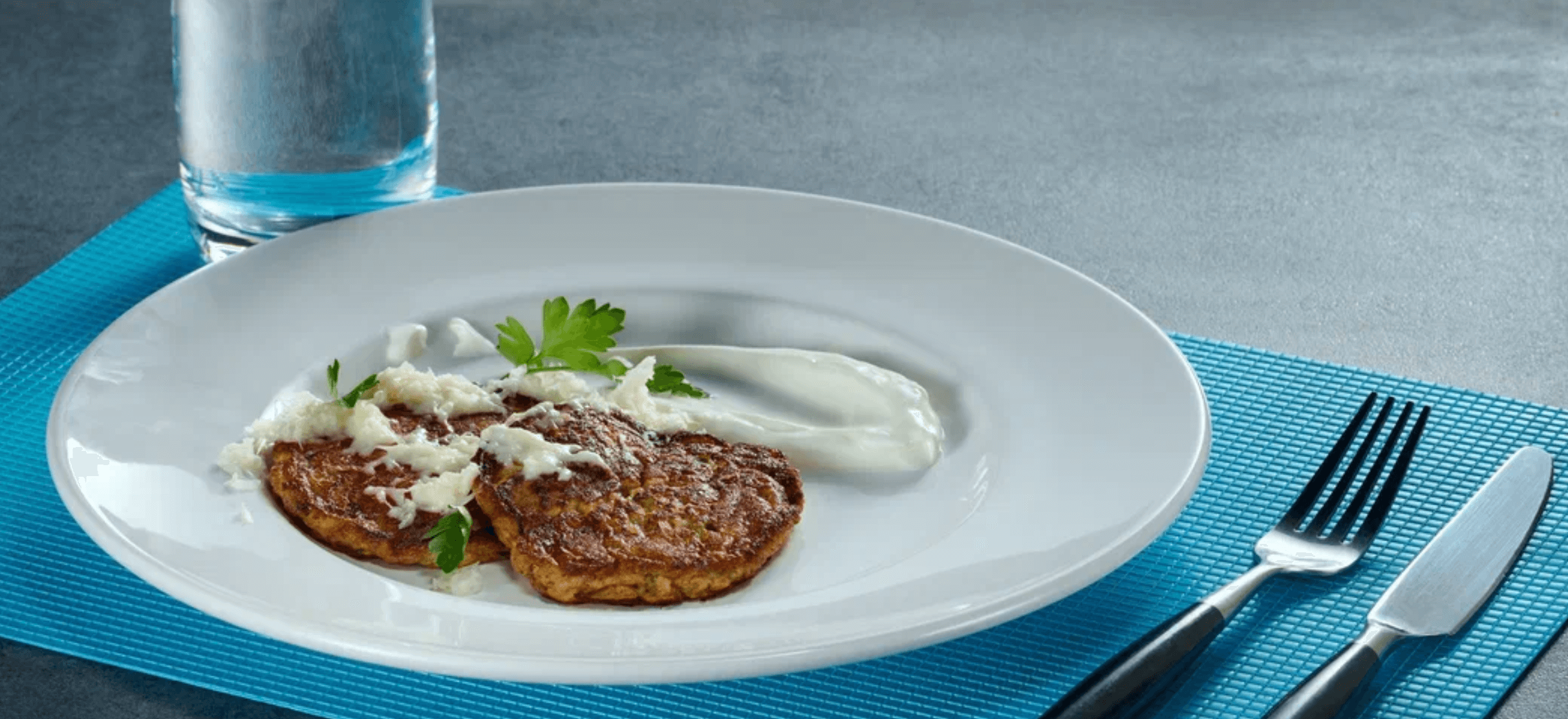 Оладьи из кабачка с отрубями и сыром