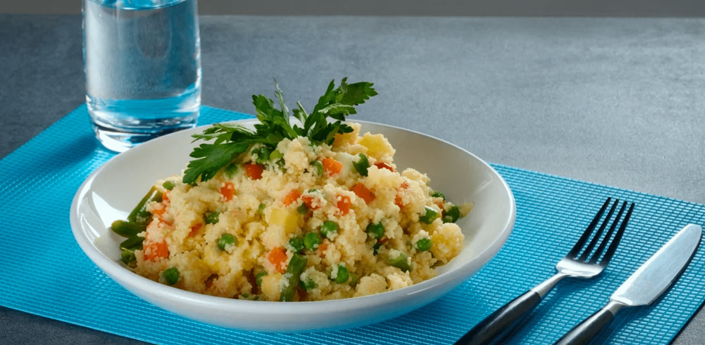Кускус с овощами и вареными яйцами